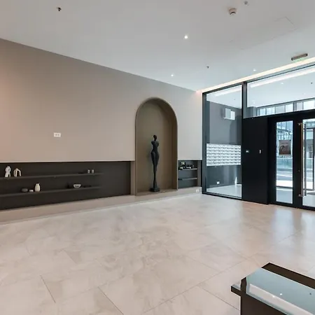 Emerald Charm One Cotroceni 1 *