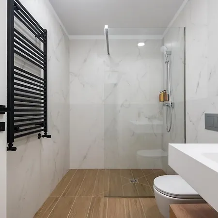 Emerald Charm One Cotroceni 1 Bükreş