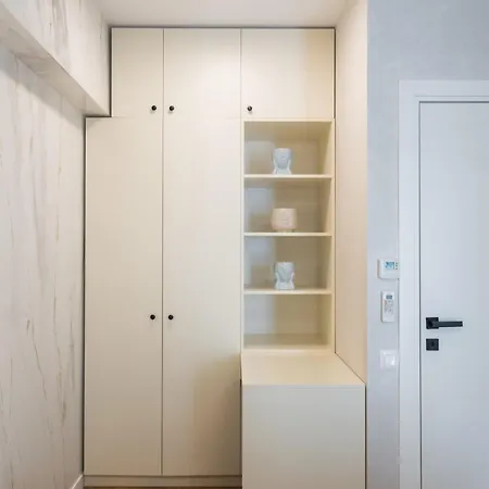 Emerald Charm One Cotroceni 1 *