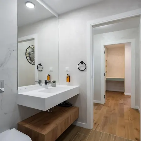 Emerald Charm One Cotroceni 1 * Bükreş