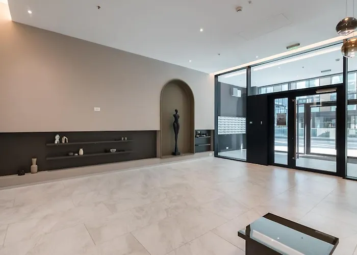 Emerald Charm One Cotroceni 1 *