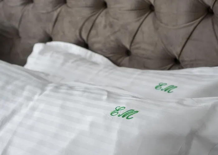 Emerald Charm One Cotroceni 1 *