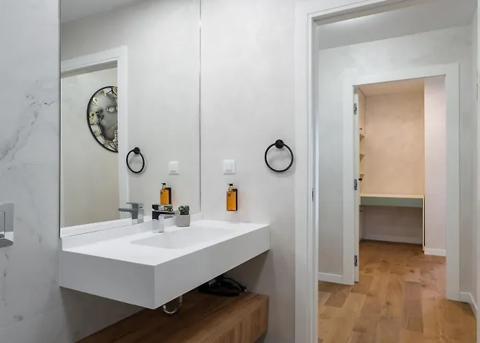 Emerald Charm One Cotroceni 1 * Bucureşti